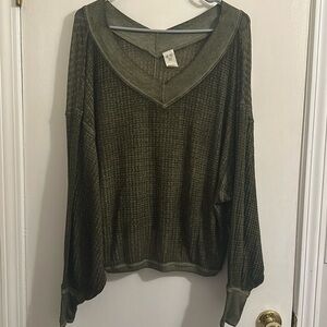 We the Free green long sleeve waffle thermal size medium